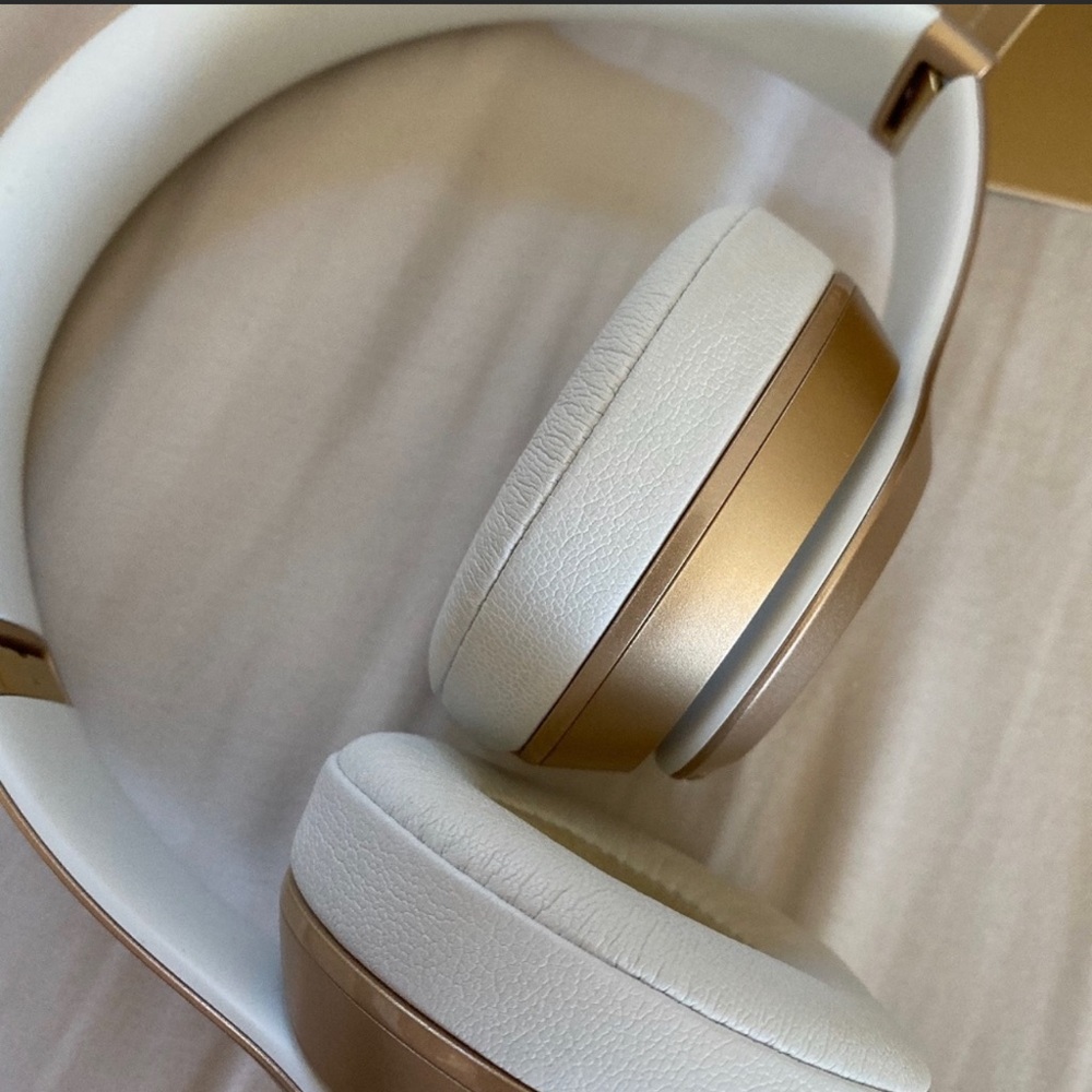 Beats solo wireless edition
